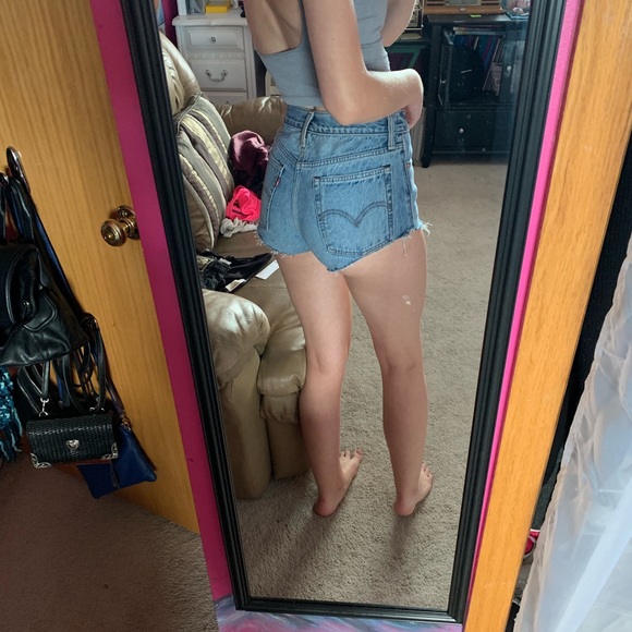 SOLD ••• high waisted Levi’s!! - Picture 3 of 3